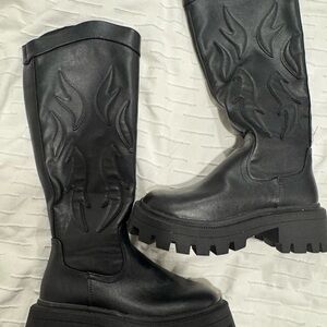 Chic Black Knee-High Boots